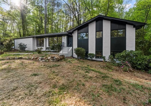 1st image of 5253 Oxbow Rd, Stone Mountain, GA 30087 | MLS# 7752051