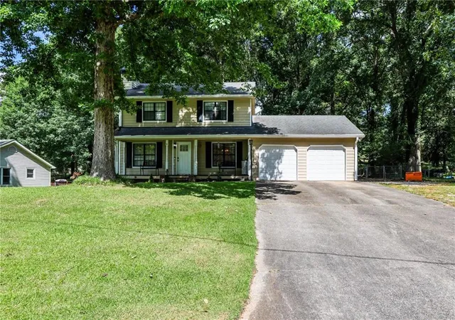 Photo 1 of Sale Pending at 3129 N Woods Trl, Douglasville, GA 30135 | MLS# 7794645 | Listing updated on 2026-08-25