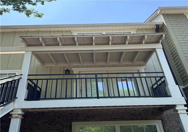 Listing Photo 2 - Condo for sale in building located at 490 Barnett Shls Rd, Athens, GA 30605 - Unit #920