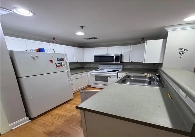 Homes for sale in Athens, GA | 490 Barnett Shoals Rd #920, Athens, GA 30605 | MLS# 7761709