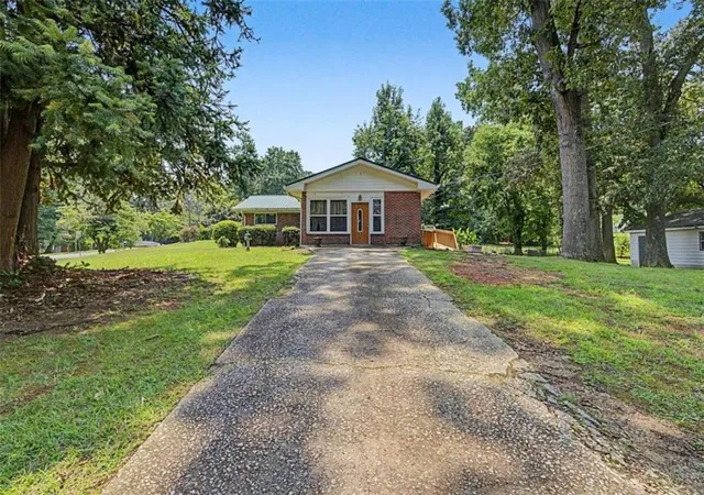 Photo 2 of Single family home for sale at 5512 Andrew Dr, Mableton, GA 30126 | MLS# 7813865 | Listing updated on 2026-09-16