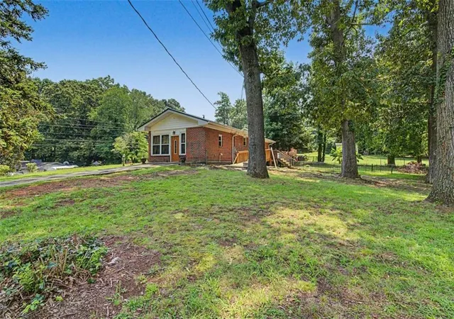 Photo 3 of Single family home for sale at 5512 Andrew Dr, Mableton, GA 30126 | MLS# 7813865 | Listing updated on 2026-09-16