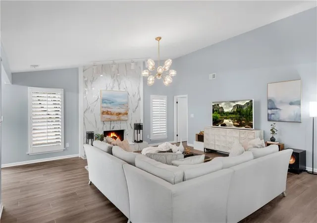 2nd image of 860 Waterbrook Ct, Roswell, GA 30076 | MLS# 7773082