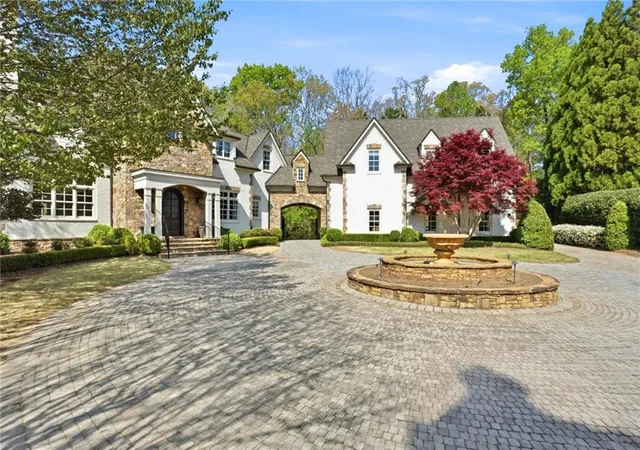 4th image of 218 Londonberry Rd, Sandy Springs, GA 30327 | MLS# 7747271