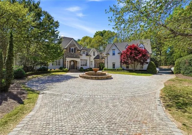 5th image of 218 Londonberry Rd, Sandy Springs, GA 30327 | MLS# 7747271