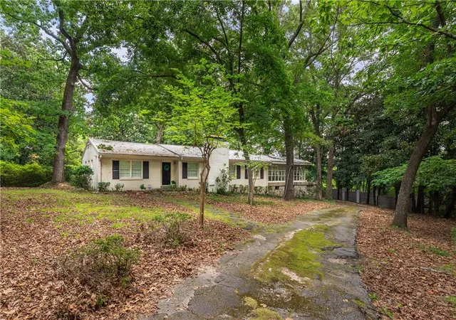 Photo 2 of Single family home for sale at 4715 Ridgeview Rd, Atlanta, GA 30338 | MLS# 7820443 | Listing updated on 2026-08-13
