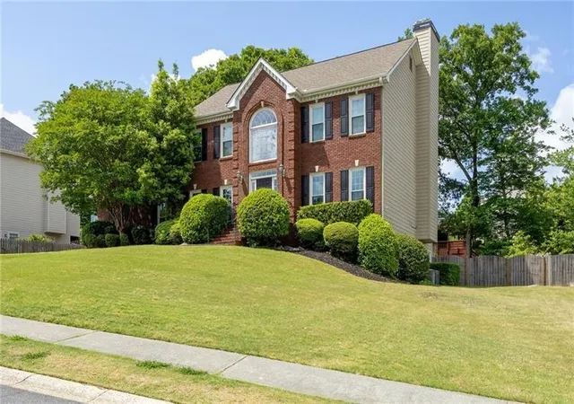 Photo 2 of Single family home for sale at 3180 Crestmont Way Nw, Kennesaw, GA 30152 | MLS# 7784282 | Listing updated on 2026-08-28