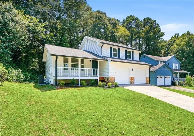 2nd image of 5641 Clifton Pl, Stone Mountain, GA 30087 | MLS# 7814521