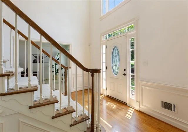 5th image of 9305 Mackinac Dr, Johns Creek, GA 30022 | MLS# 7824336
