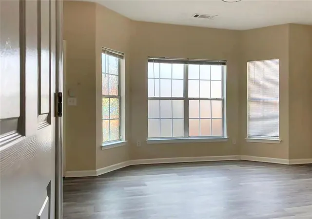 2nd image of 2568 Walden Lake Dr, Decatur, GA 30035 | MLS# 7705187