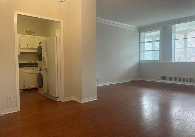 Photo 3 of Condo for sale at 3060 Pharr Ct N NW #123, Atlanta, GA 30305 | MLS# 7671913 | Listing updated on 2026-09-06