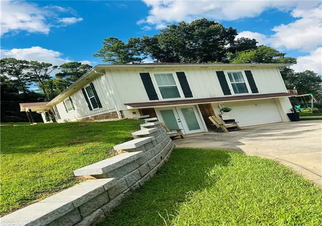 Photo 2 of Sale Pending at 120 Victory Dr, Calhoun, GA 30701 | MLS# 7805420 | Listing updated on 2026-09-14