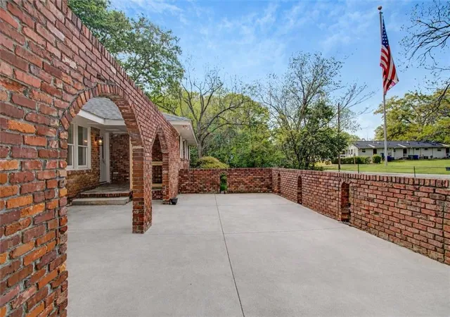 Photo 2 of Single family home for sale at 1150 Tinsley Dr Nw, Conyers, GA 30012 | MLS# 7799525 | Listing updated on 2026-09-16
