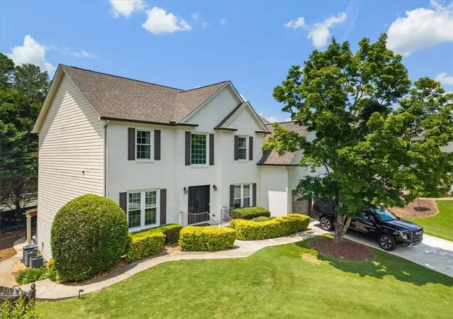 Photo 3 of Sale Pending at 255 Fieldstone Ct, Alpharetta, GA 30009 | MLS# 7798802 | Listing updated on 2026-09-04
