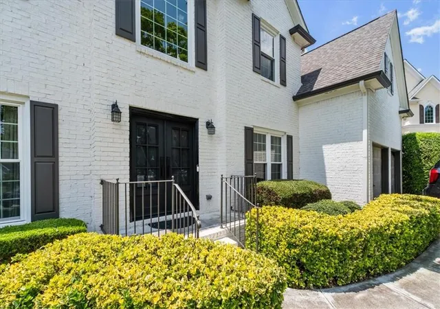 Photo 3 of Sale Pending at 255 Fieldstone Ct, Alpharetta, GA 30009 | MLS# 7798802 | Listing updated on 2026-09-04