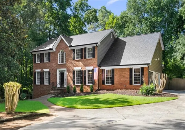 Photo 3 of Single family home for sale at 10560 Haynes Brg Rd, Alpharetta, GA 30022 | MLS# 7820793 | Listing updated on 2026-09-16