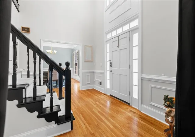 Photo 4 of Single family home for sale at 10560 Haynes Brg Rd, Alpharetta, GA 30022 | MLS# 7820793 | Listing updated on 2026-09-16