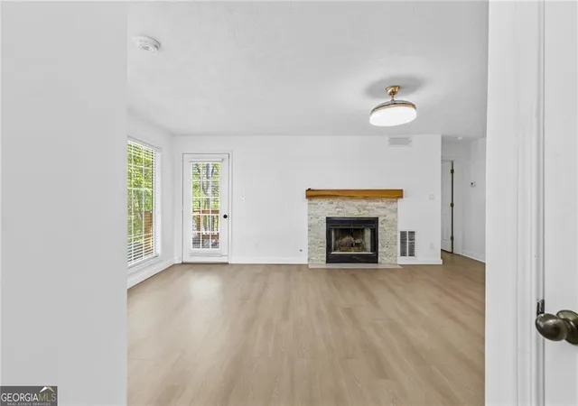 1st image of 204 Berkeley Woods Dr, Duluth, GA 30096 | MLS# 7807051