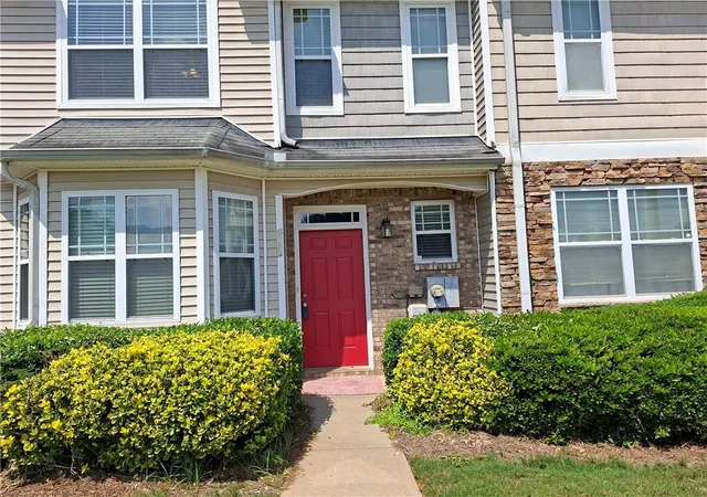 Photo 3 of Sale Pending at 6283 Ellenwood Dr, Rex, GA 30273 | MLS# 7822262 | Listing updated on 2026-09-15