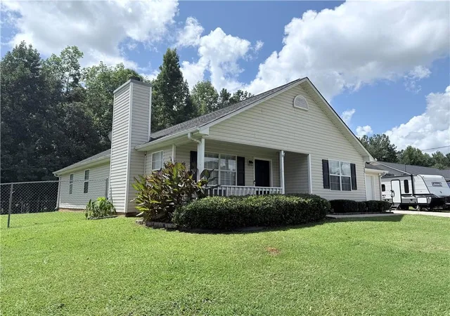Photo 2 of Sale Pending at 120 Pleasant Hills Dr, Covington, GA 30016 | MLS# 7818418 | Listing updated on 2026-10-07