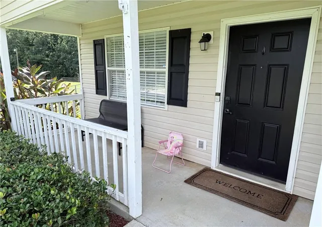 Photo 4 of Sale Pending at 120 Pleasant Hills Dr, Covington, GA 30016 | MLS# 7818418 | Listing updated on 2026-10-07
