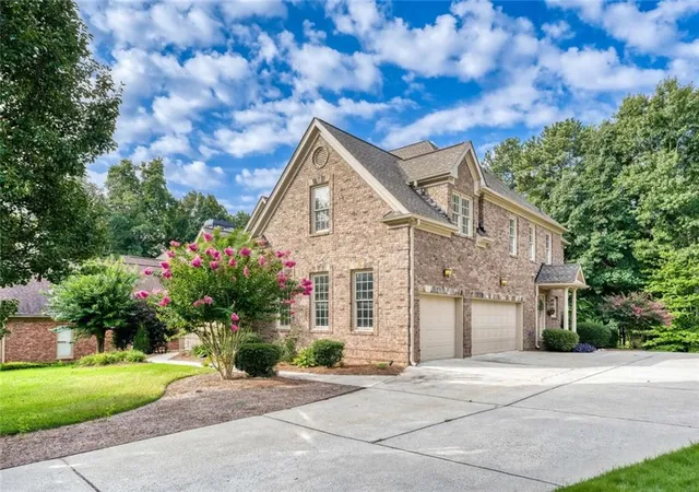 Photo 2 of Single family home for sale at 2180 Enclave Ml Dr, Dacula, GA 30019 | MLS# 7814764 | Listing updated on 2026-09-14