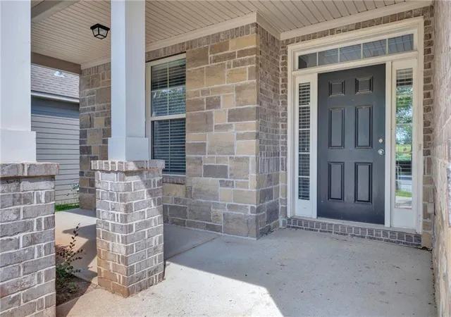 3rd image of 910 Southfork Dr, Loganville, GA 30052 | MLS# 7819774