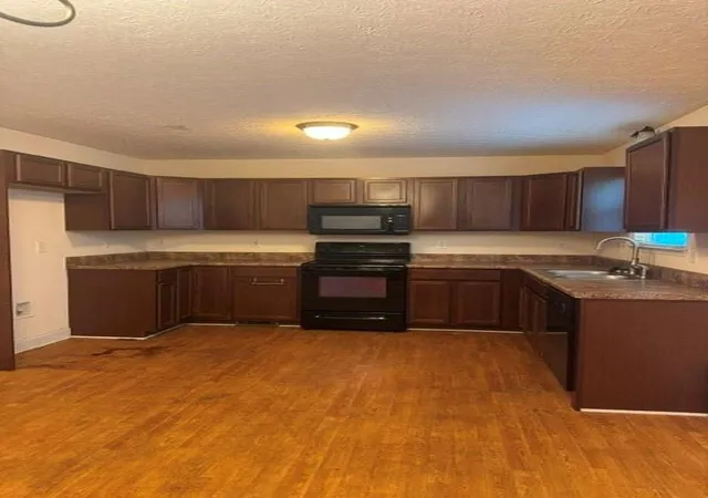 Photo 4 of Sale Pending at 603 Cole Crk Dr, Dallas, GA 30157 | MLS# 7814607 | Listing updated on 2026-09-04