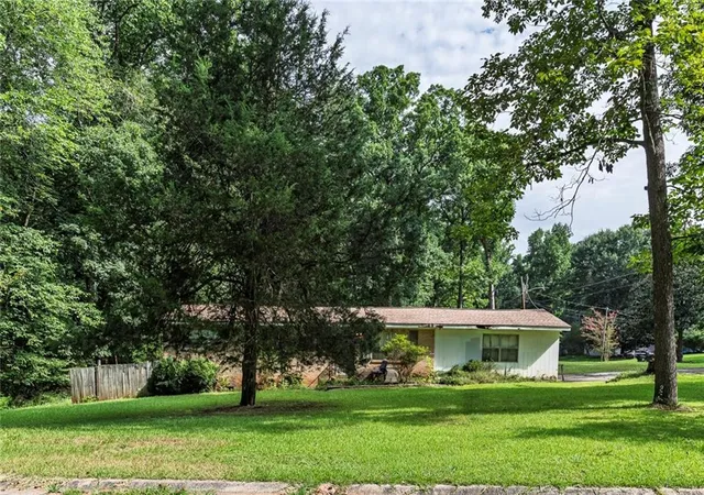 Photo 3 of Single family home for sale at 5000 Paris Ave, Powder Springs, GA 30127 | MLS# 7819140 | Listing updated on 2026-09-03