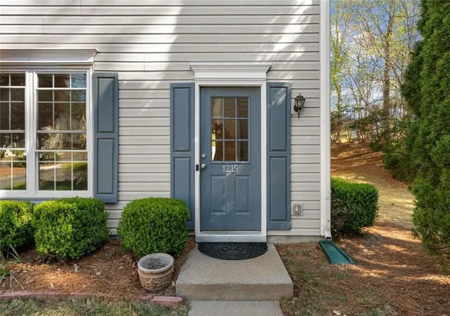 Photo 3 of Townhouse for sale at 1215 Whitestone Ridge, Alpharetta, GA 30005 | MLS# 7749788 | Listing updated on 2026-08-30