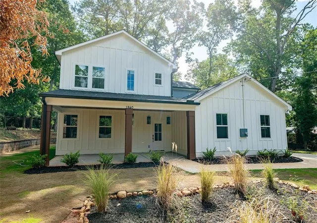 Photo 2 of Single family home for sale at 1840 Wells Dr Sw, Atlanta, GA 30311 | MLS# 7829933 | Listing updated on 2026-09-06