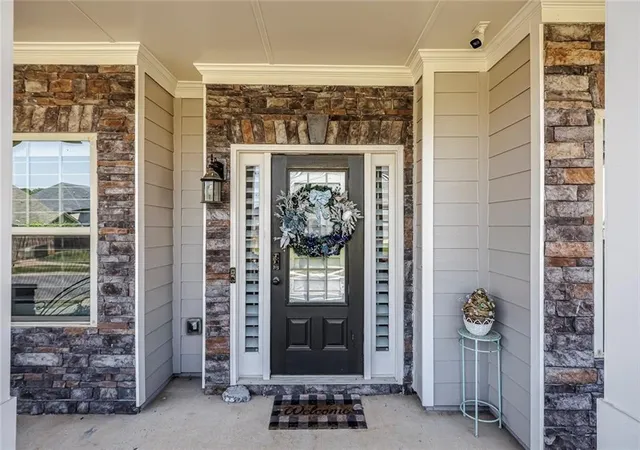 Photo 3 of Single family home for sale at 142 Madison St, Canton, GA 30115 | MLS# 7830047 | Listing updated on 2026-09-01