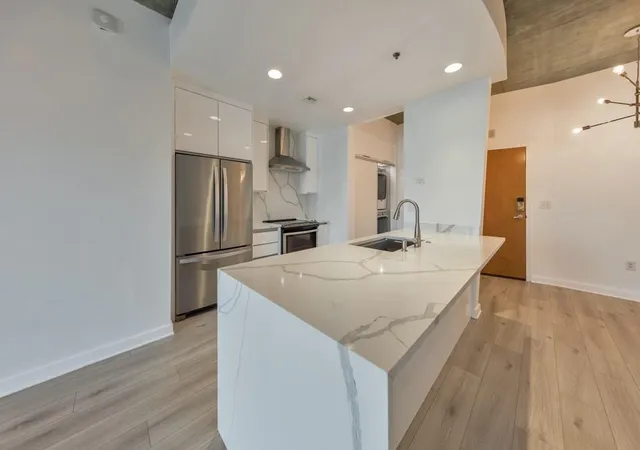 Photo 1 of Sale Pending at 923 Peachtree St NE #730, Atlanta, GA 30309 | MLS# 7811321 | Listing updated on 2026-10-23