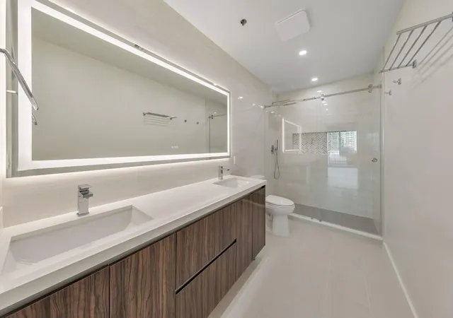 Photo 3 of Sale Pending at 923 Peachtree St NE #730, Atlanta, GA 30309 | MLS# 7811321 | Listing updated on 2026-10-23