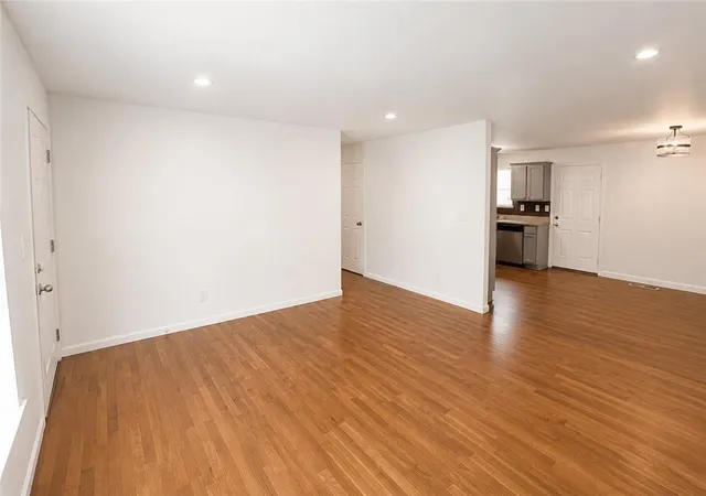 Photo 4 of Sale Pending at 1929 Wee Kirk Rd SE, Atlanta, GA 30316 | MLS# 7780321 | Listing updated on 2026-10-08