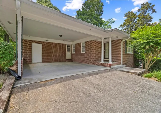 3rd image of 204 Sherwood Dr, Calhoun, GA 30701 | MLS# 7788291