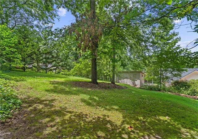 5th image of 204 Sherwood Dr, Calhoun, GA 30701 | MLS# 7788291