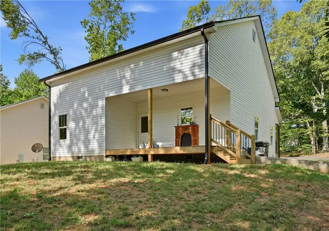 Homes for sale in Cleveland, GA | 280 Townview Dr, Cleveland, GA 30528 | MLS# 7767970