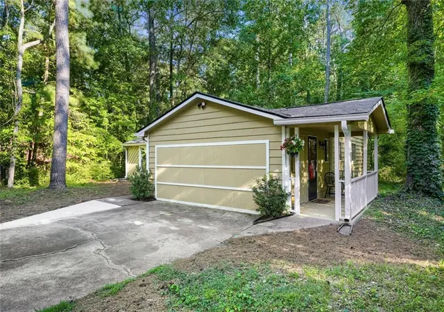 Photo 2 of Single family home for sale at 2035 N Landing Way, Marietta, GA 30066 | MLS# 7801646 | Listing updated on 2026-08-30