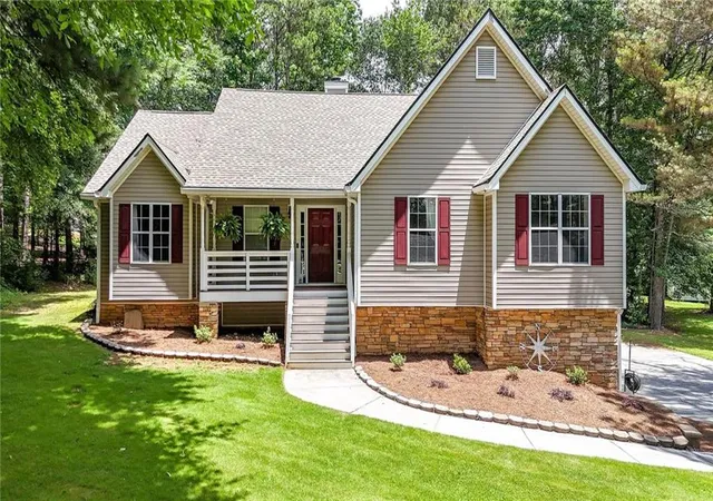 Photo 1 of Sale Pending at 24 Walnut Ln Ne, Cartersville, GA 30121 | MLS# 7782946 | Listing updated on 2026-10-07