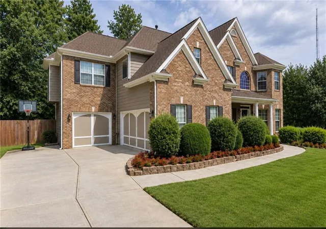 Photo 2 of Single family home for sale at 3459 Lake Ml Rd, Buford, GA 30519 | MLS# 7812072 | Listing updated on 2026-09-03
