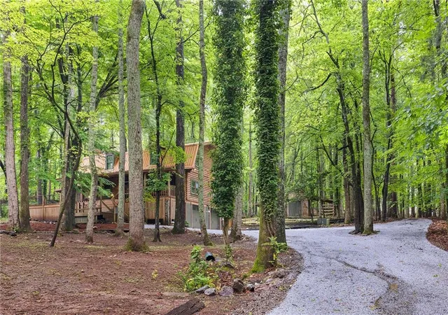 2nd image of 61 Lake Coweta Trl, Newnan, GA 30263 | MLS# 7780722