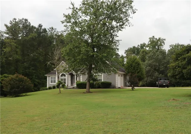 1st image of 12136 Edgewater Dr, Hampton, GA 30228 | MLS# 7811143