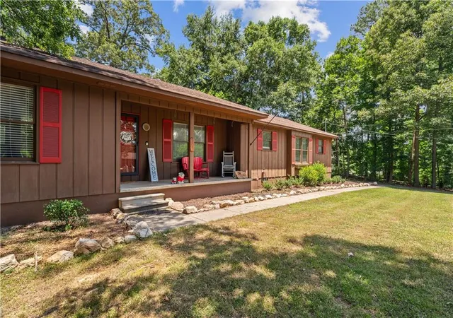 Photo 3 of Sale Pending at 234 Chiefvan Ter NE, Calhoun, GA 30701 | MLS# 7796166 | Listing updated on 2026-10-05