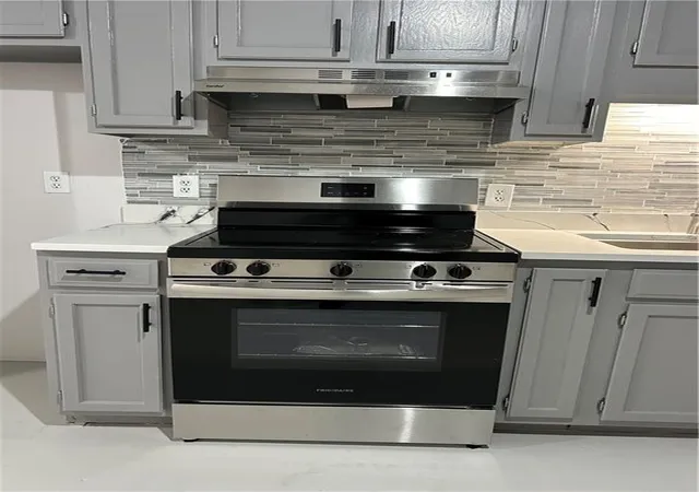 Listing Photo 5 - Condo for sale in building located at 172 Haynes St Sw, Atlanta, GA 30313 - Unit #102