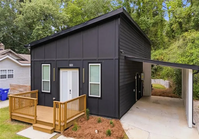 Photo 1 of Sale Pending at 2585 Hood Ave Nw, Atlanta, GA 30318 | MLS# 7803667 | Listing updated on 2026-09-08