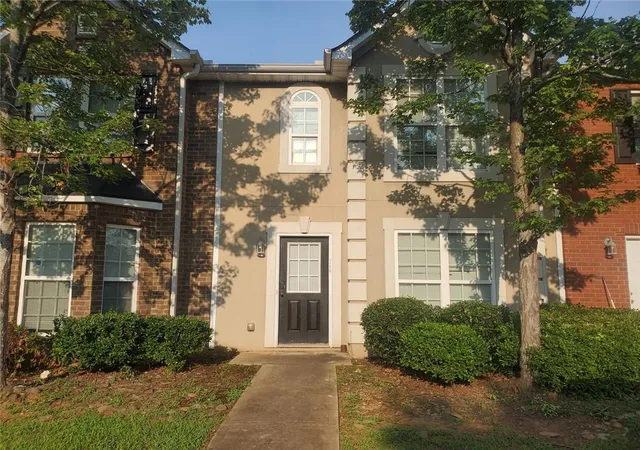 Townhouse for sale at 11420 S Grove Dr, Lovejoy, GA 30228 | MLS# 7820679