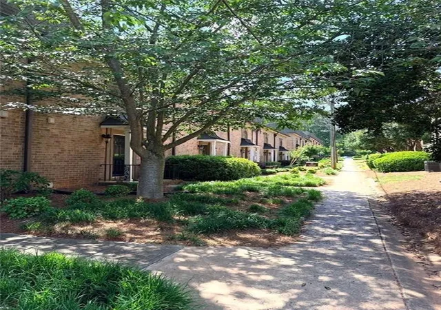 3rd image of 6980 Roswell Rd #D6, Atlanta, GA 30328 | MLS# 7759007
