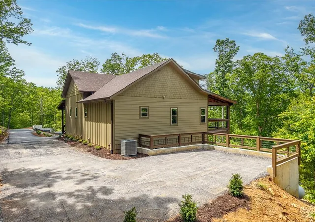 Photo 3 of Sale Pending at 148 Virginia Dr, Blue Ridge, GA 30513 | MLS# 7767316 | Listing updated on 2026-09-09