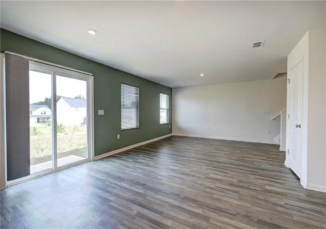 Photo 3 of Single family home for sale at 128 Oxford Ln, Kingston, GA 30145 | MLS# 7817086 | Listing updated on 2026-08-08